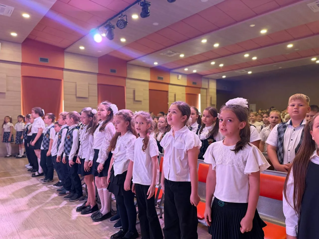 🔔 Последний звонок прозвенел! Впереди — лето, каникулы и море впечатлений  Прозвучал последний звоно