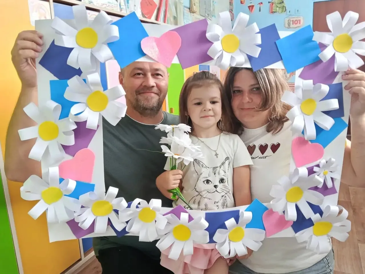 «Семья — это счастье, любовь и удача! 🌼 
Сегодня в нашей группе особенный день — День семьи, любви 