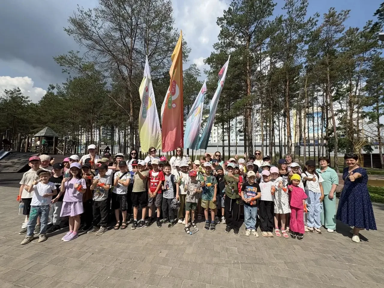 Наши будни в пришкольном лагере 🥳
Вчера ребята посетили парк «Здоровье» для них были организованы с