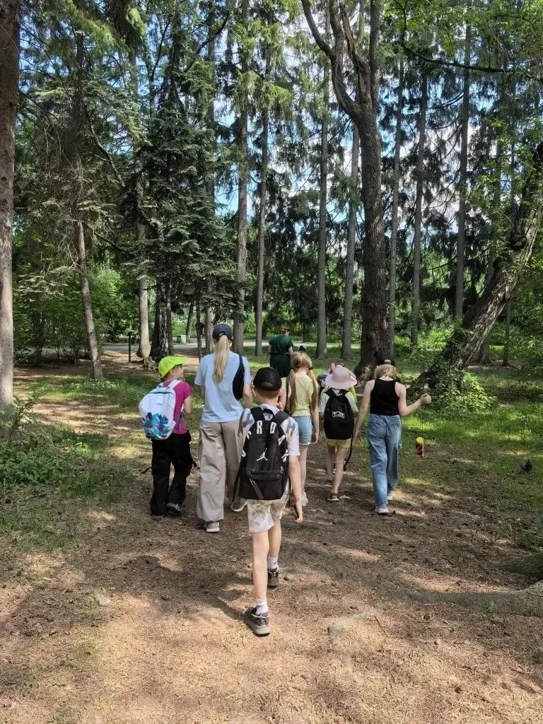 🌳🦁 Майский эко-марафон 1Г: от редких растений до царя зверей! Наши первоклассники из 1 «Г» завершают