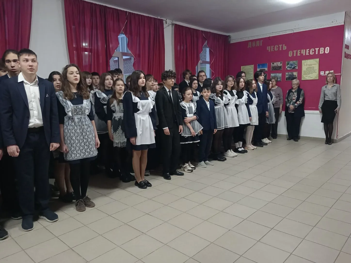 🔷 Общешкольная линейка в школе № 41   3 марта в Школе №41 прошла торжественная общешкольная линейка 