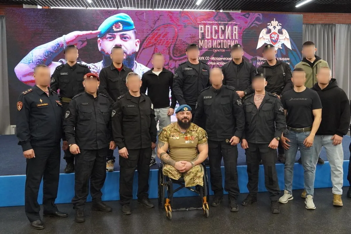 В Саратове состоялся урок мужества "Несломленный" с участием ветерана СВО рекордсмена-тяжеловеса Евг