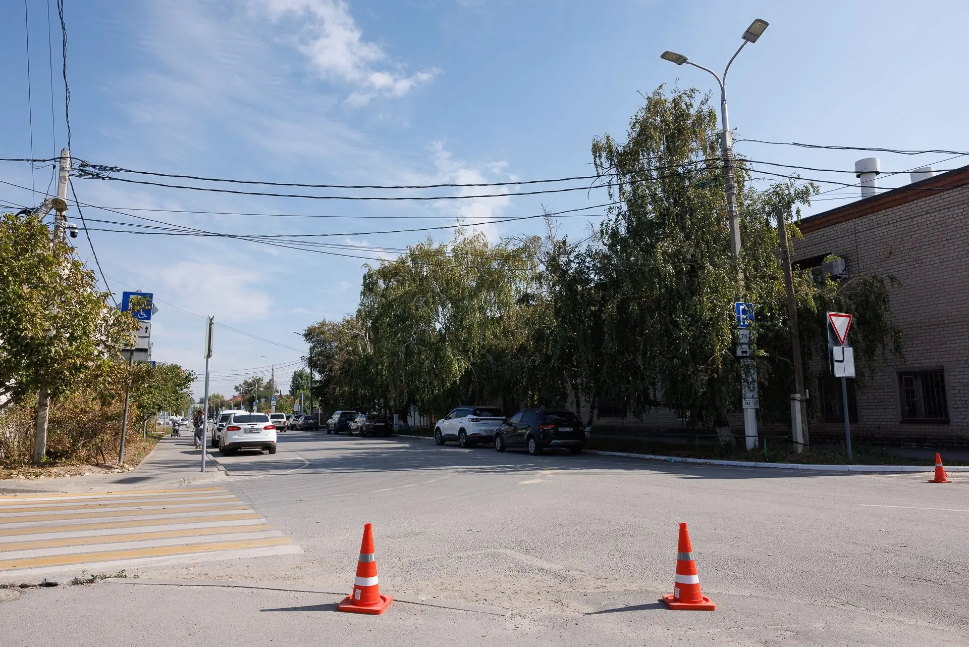 И еще немного фото с улиц, которые уже стали платными