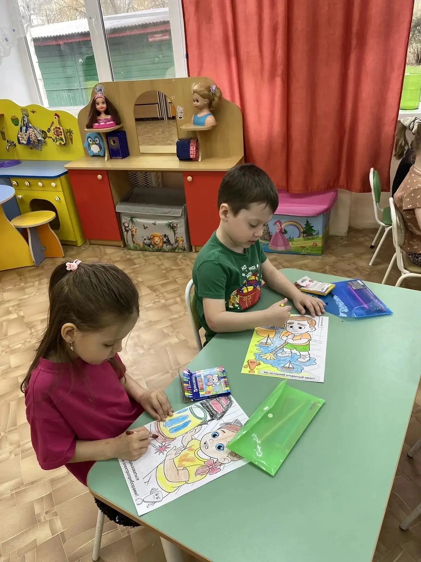 Лето — время приключений! Но чтобы они были только радостными, нужно помнить о безопасн...