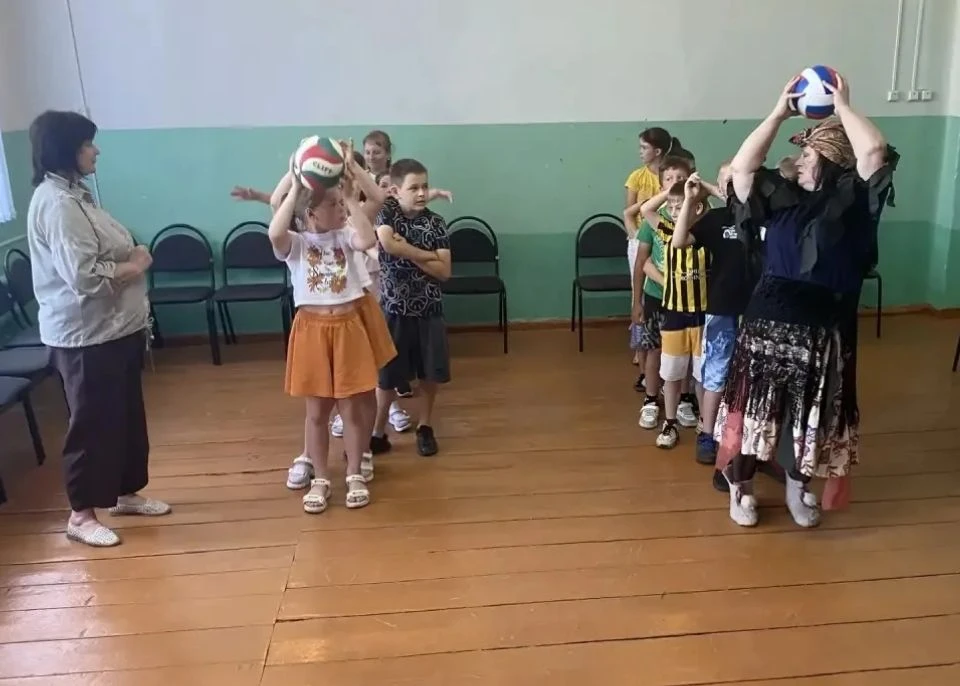 Все дети обожают лето, ведь это самое яркое и веселое время года. Для ребят это пора долгожданных ка