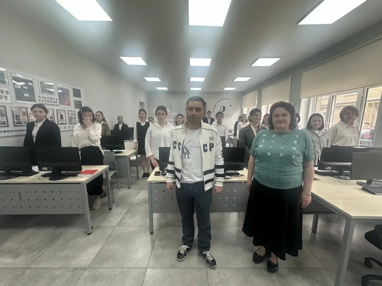 🇷🇺 Продолжается цикл патриотических встреч с участниками СВО

В рамках фестиваля «Единство сквозь 