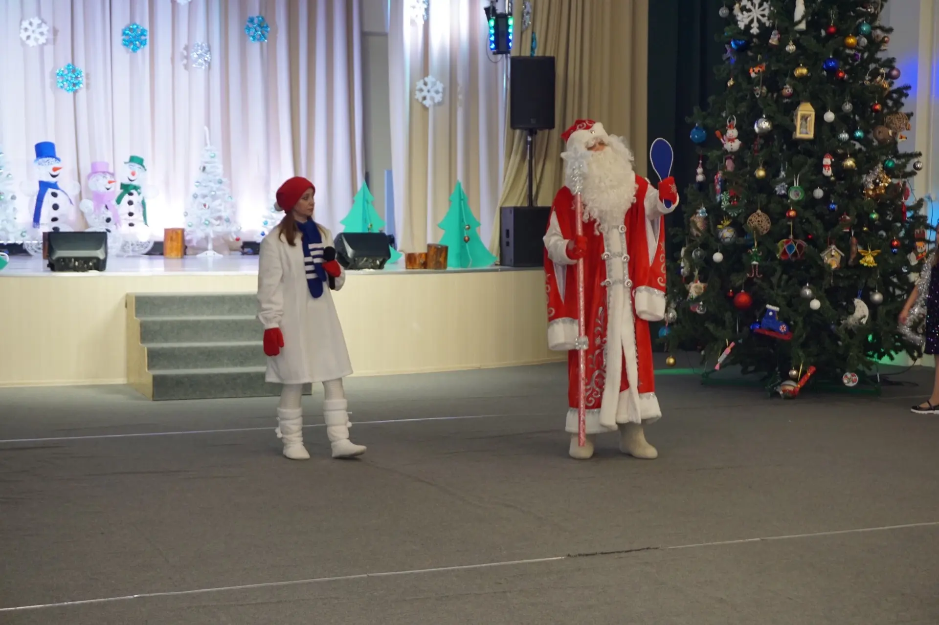 🎄✨ Новогоднее чудо✨🎄 В преддверии Нового года для учеников начальных классов прошёл яркий и увлекате