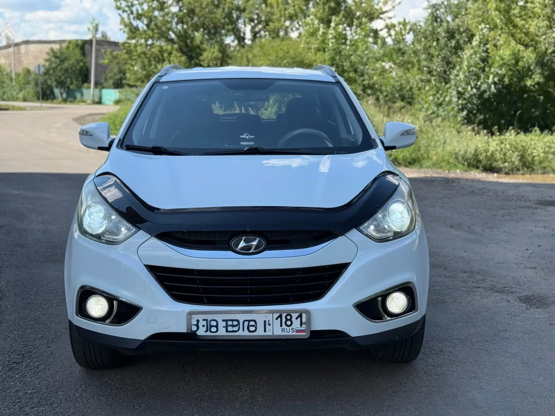 Продам: Hyundai ix 35 4WD 
Год: 2011. 
Обьем: 2,0 бенз. 
Коробка: Автомат. 
Тех осмотр пройден ! 
Пр