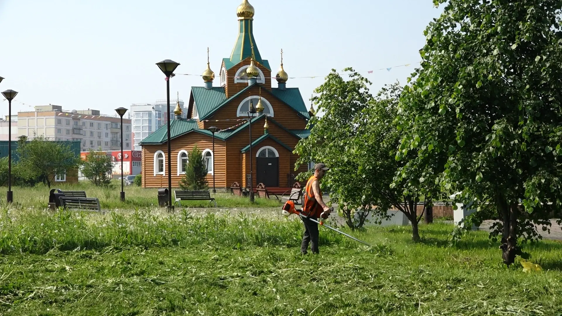 На территории Анжеро-Судженска продолжаются работы по приведению в порядок общественных пространств,