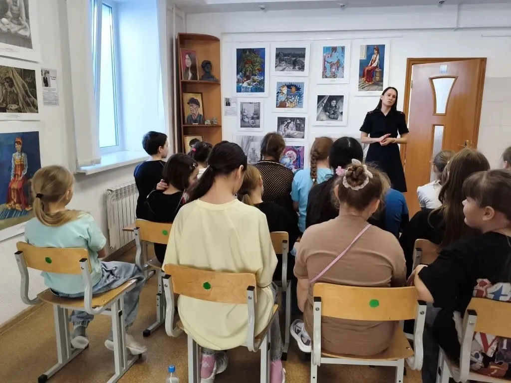 Творчество начинается с безопасности! 🚦🖌️