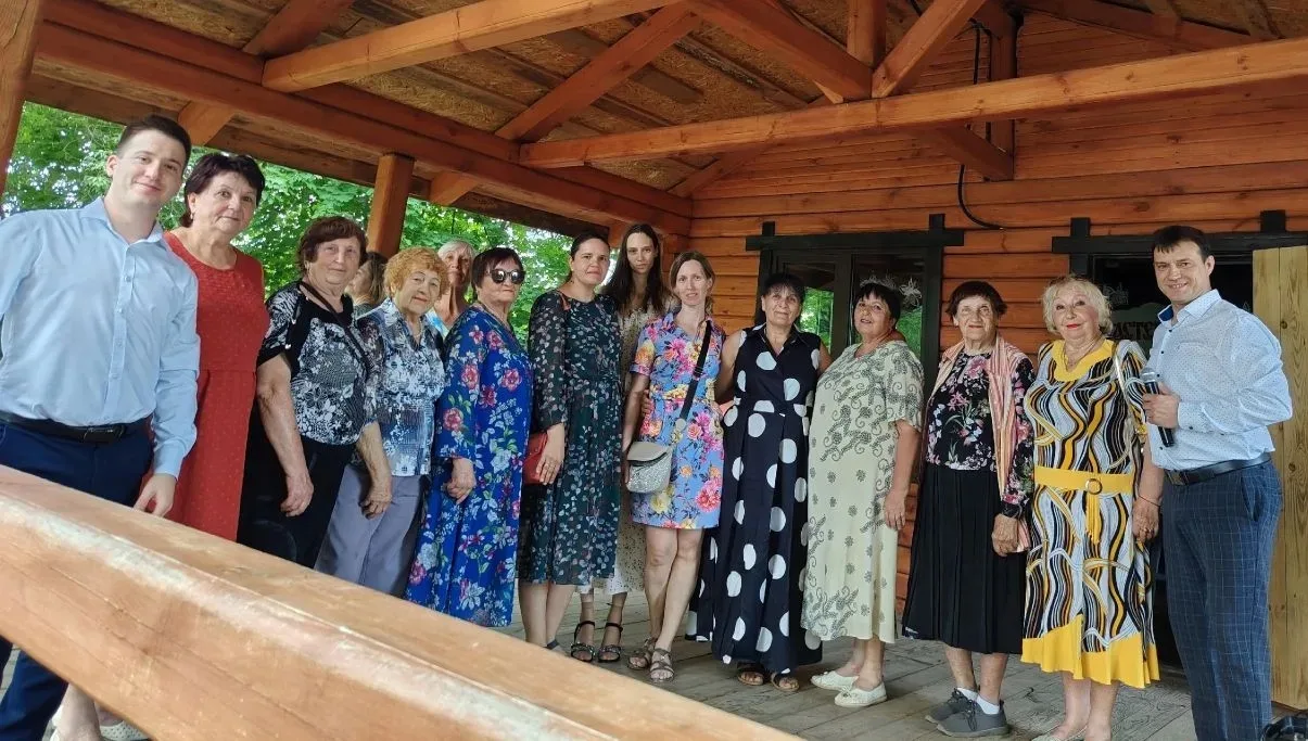 ‎    Сегодня КДЦ «Современник» организовал для жителей города праздничный караоке-концерт на открыто