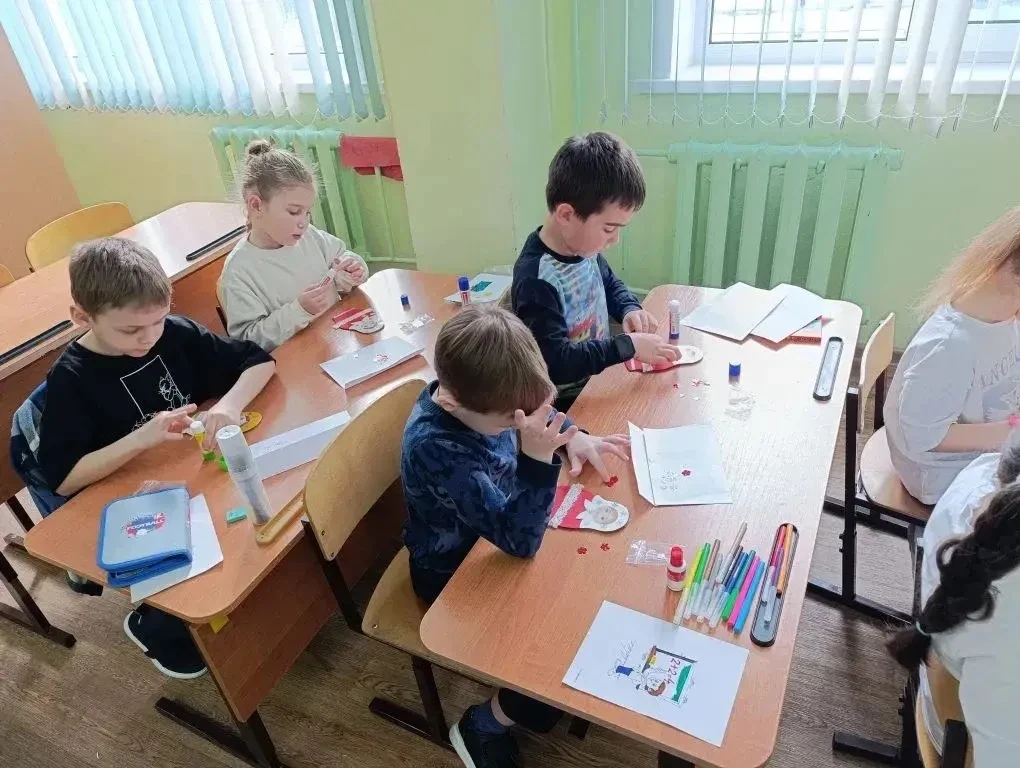 Масленичная неделя в самом разгаре, и даже находясь на каникулах, наши первоклассники нашли время уд