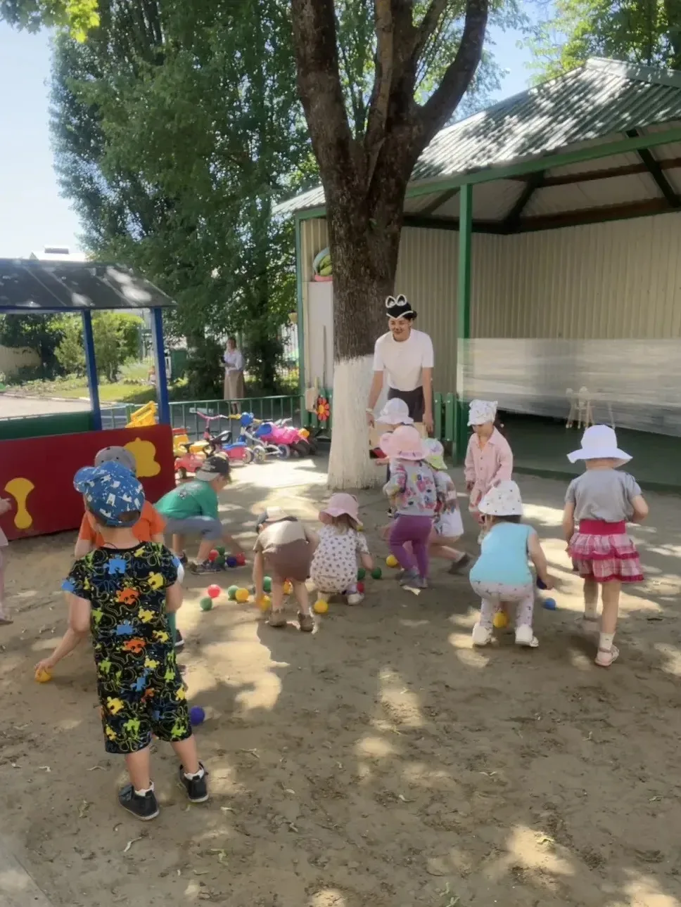 В честь дня рождения А.С. Пушкина в первой младшей группе «Зайчата🐰» окунулись в волше...