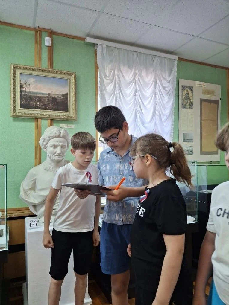 ЗАГАДКИ  МУЗЕЙНОЙ  КОЛЛЕКЦИИ