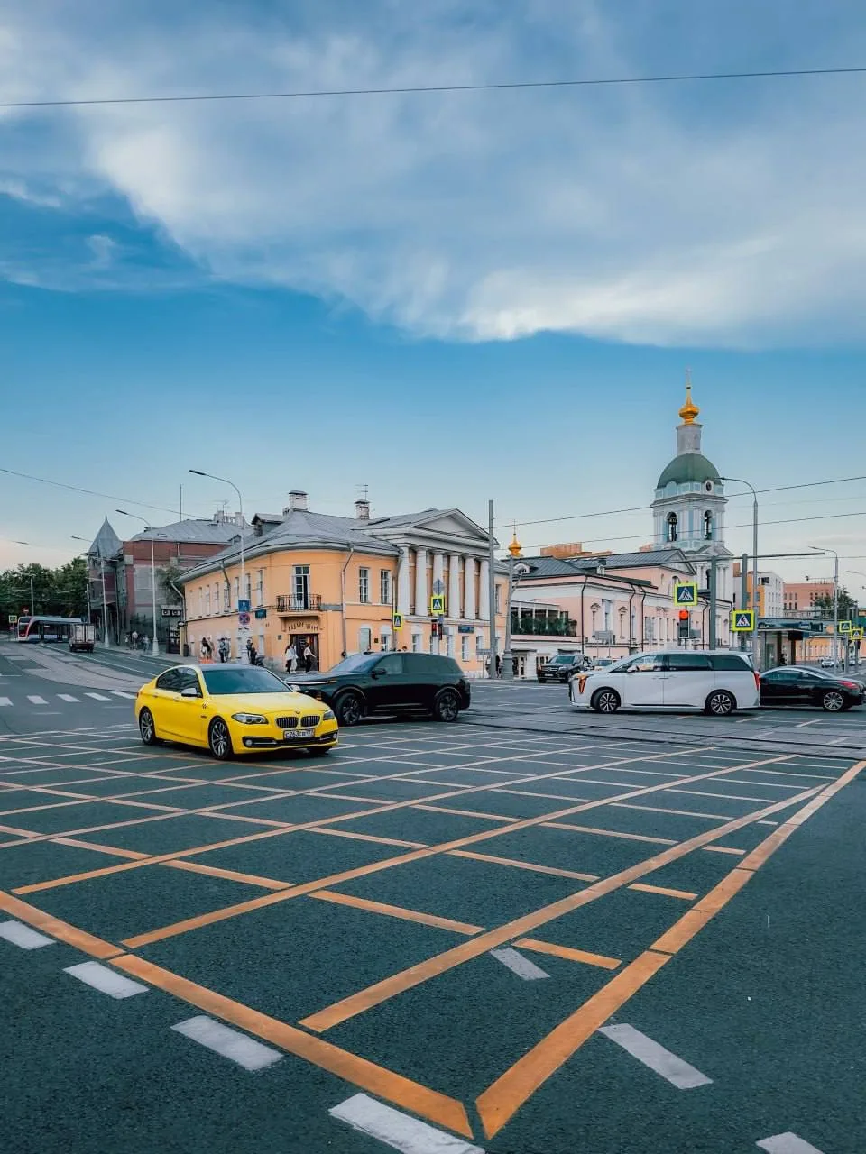 ☀️ Залитая солнцем летняя столица