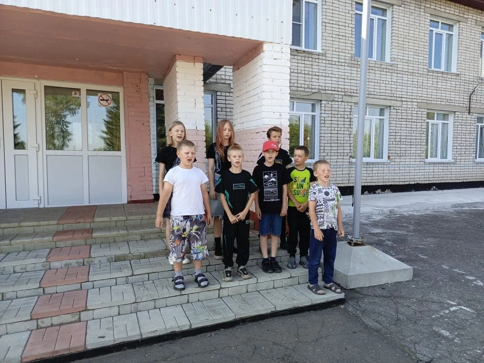 18 июня в нашем лагере не просто тёплый день, а по-настоящему «взрослый». Мы объявили День Профессий