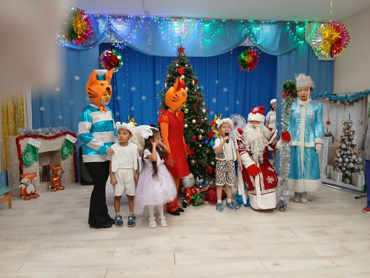 ❄️С 23 ДЕКАБРЯ НАЧАЛИСЬ НОВОГОДНИЕ УТРЕННИКИ ДЛЯ ДЕТЕЙ ВО ДВОРЦЕ КУЛЬТУРЫ"❄️

В этом году работники 