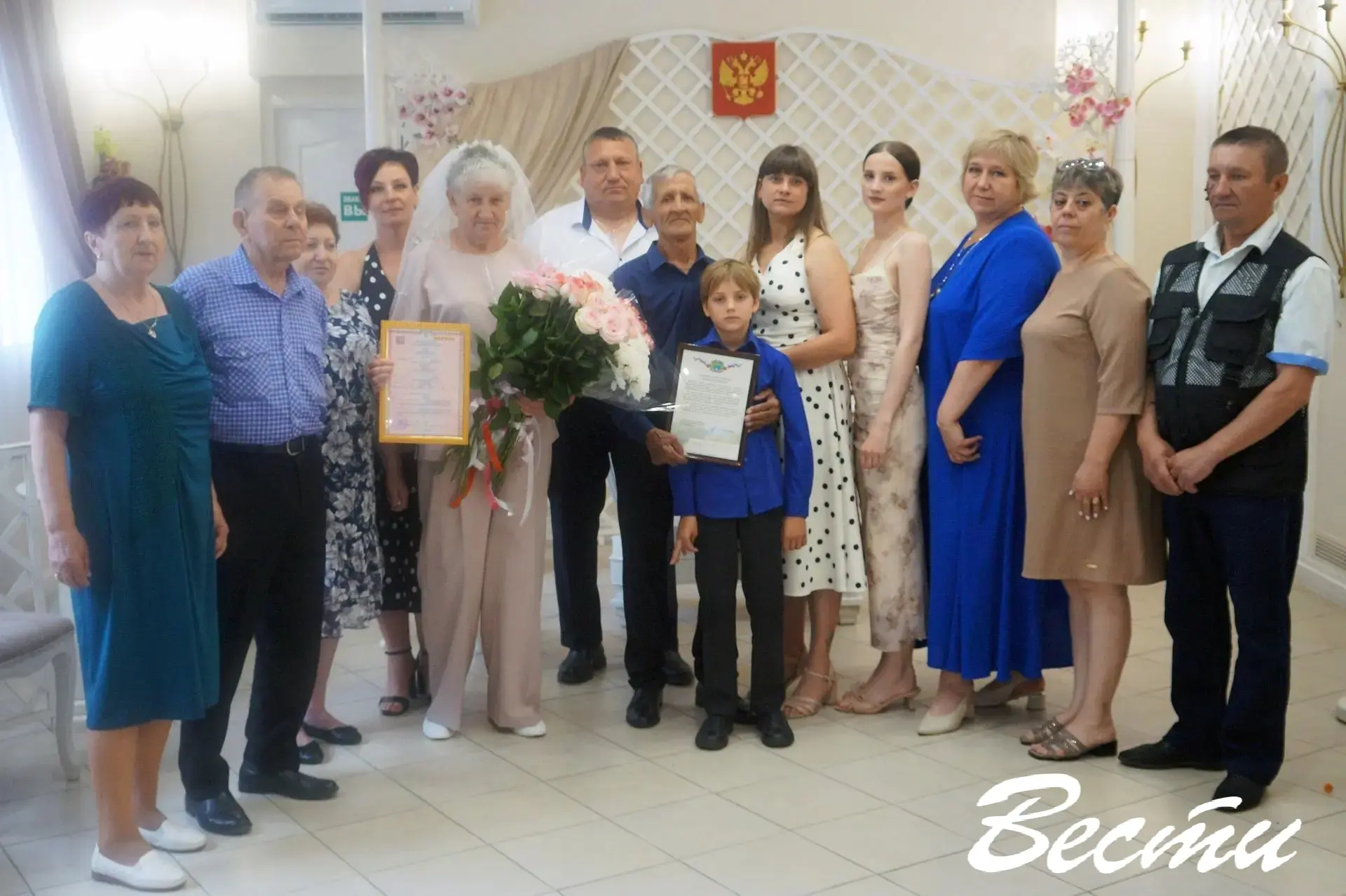 💍Супруги Китаевы отметили золотой юбилей своей свадьбы.

 👩‍❤️‍👨Их история любви началась в 1975 