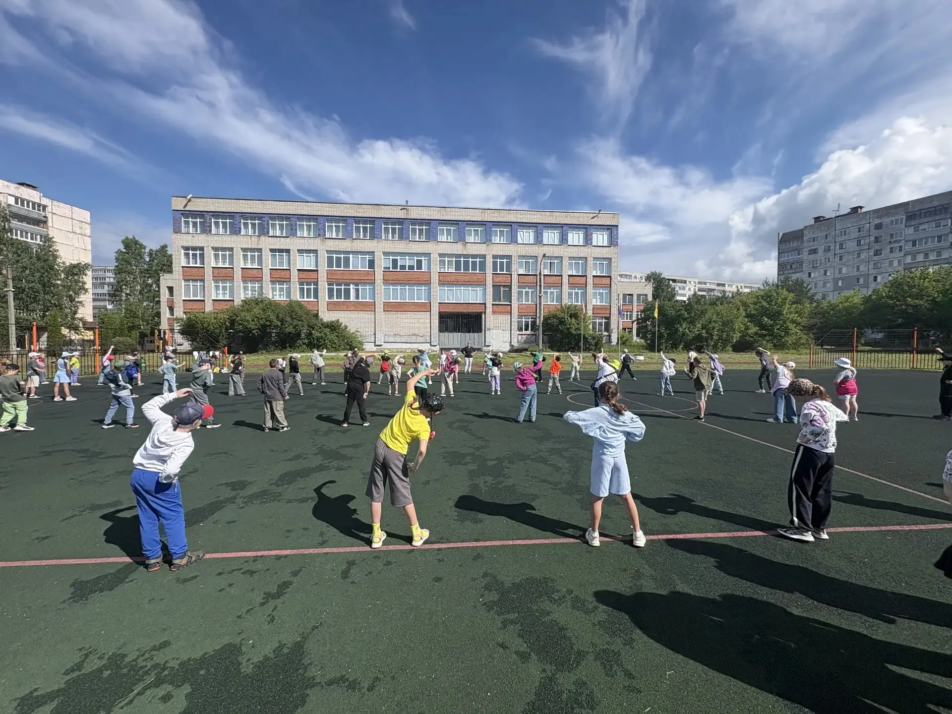 🌞ЛУЧИК

🏕️ Лето + лагерь = 100 % заряда позитива!

Традиционно дни начались с зарядки. 🇷🇺👫

1️⃣