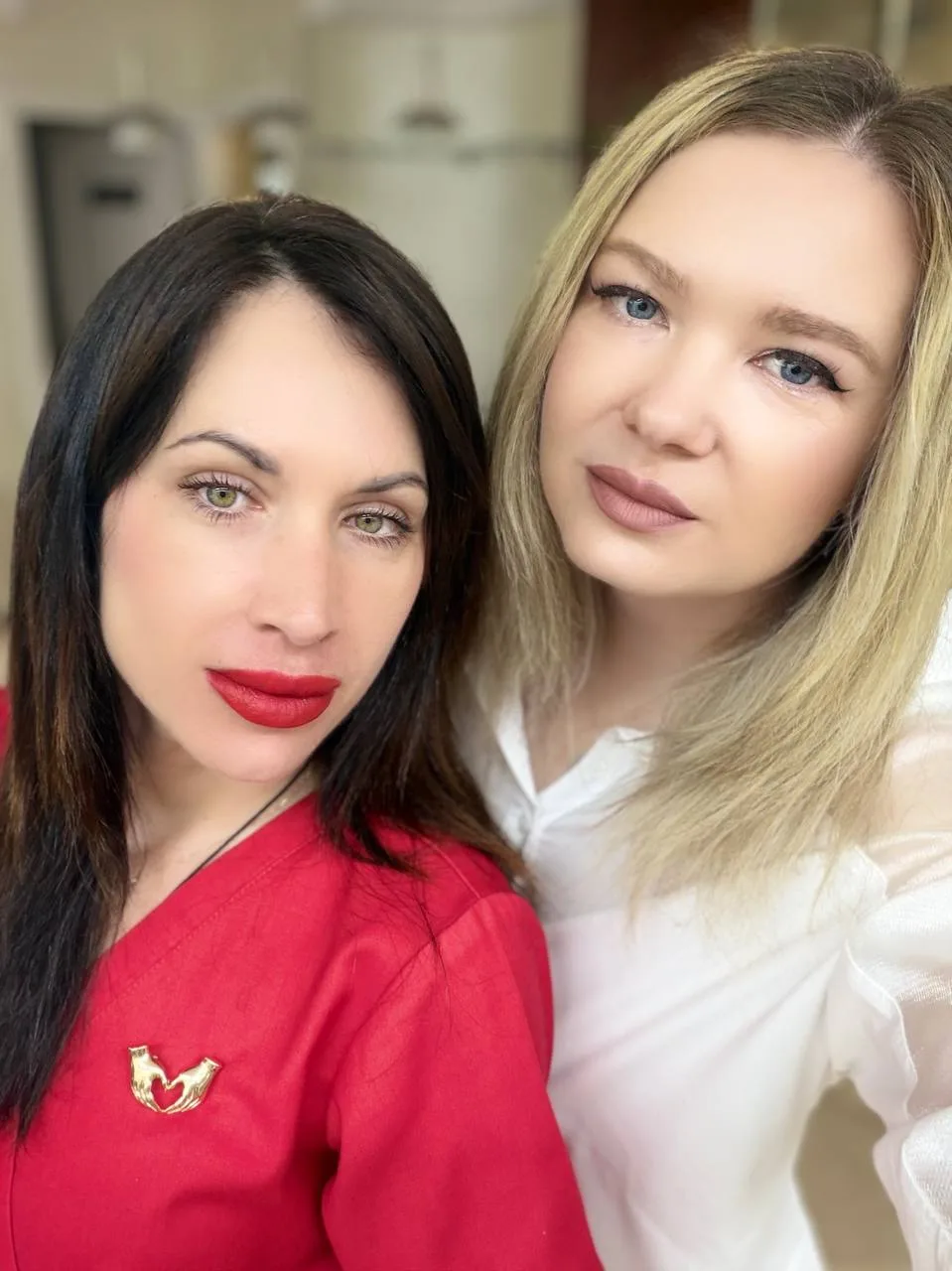 💄Сегодня подобрали идеальную красную помаду для прекрасной Юлии 😍 
Как вам? Мне кажется смотрится 