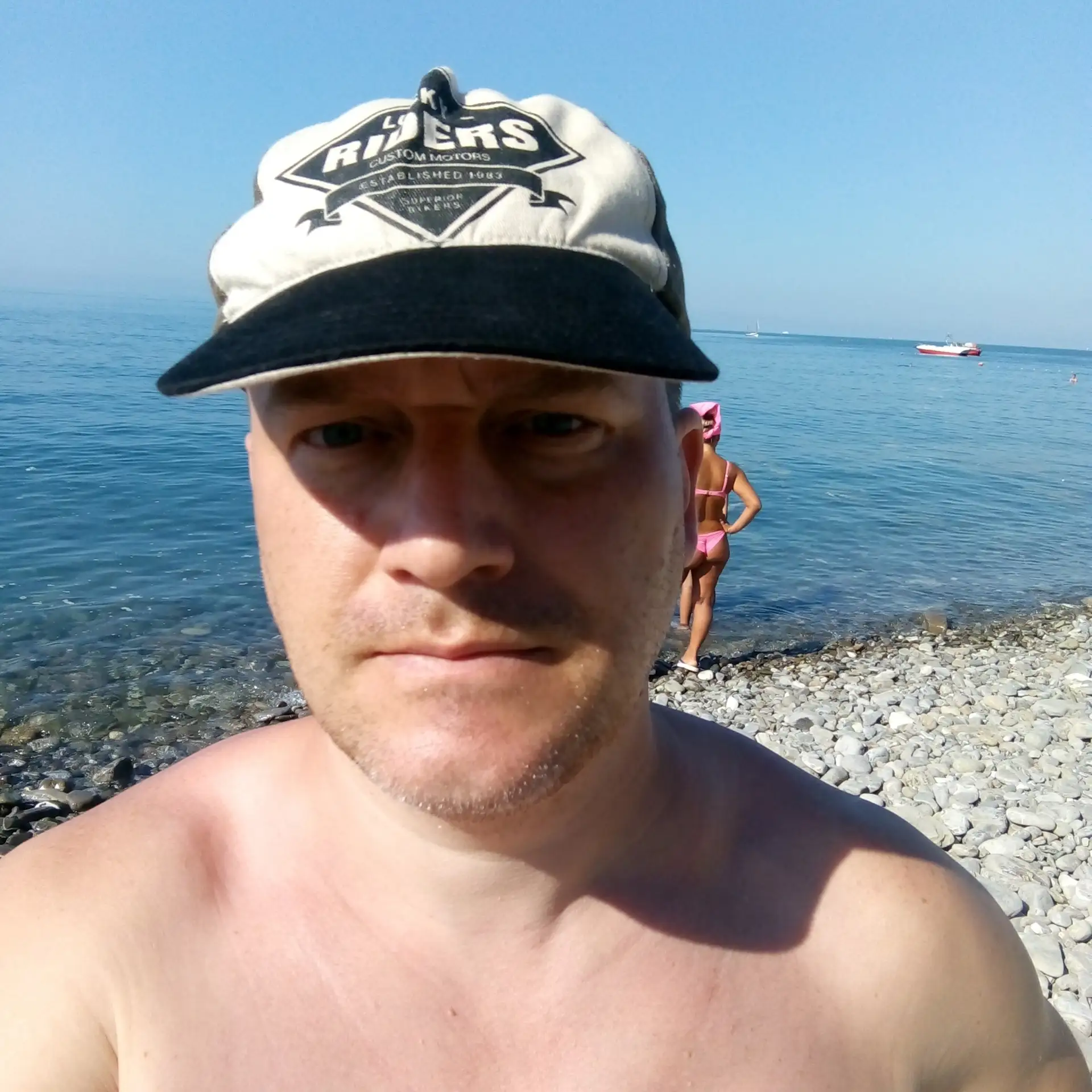 Мне сегодня приснилось море,