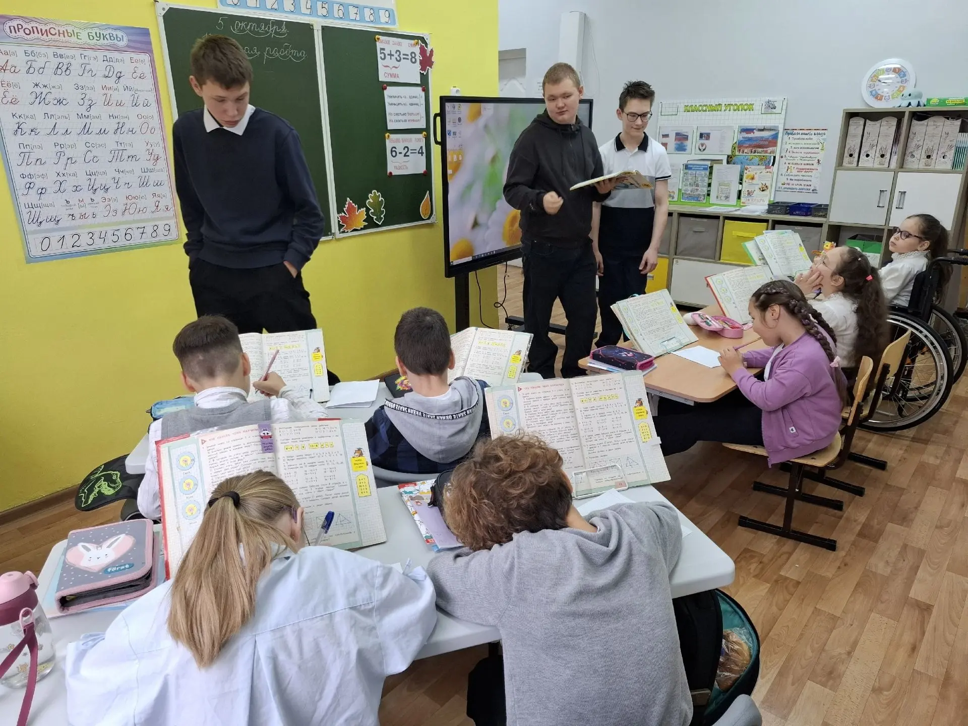 Что будет, если на один день отдать ключи от школы, классные журналы и бразды правления...