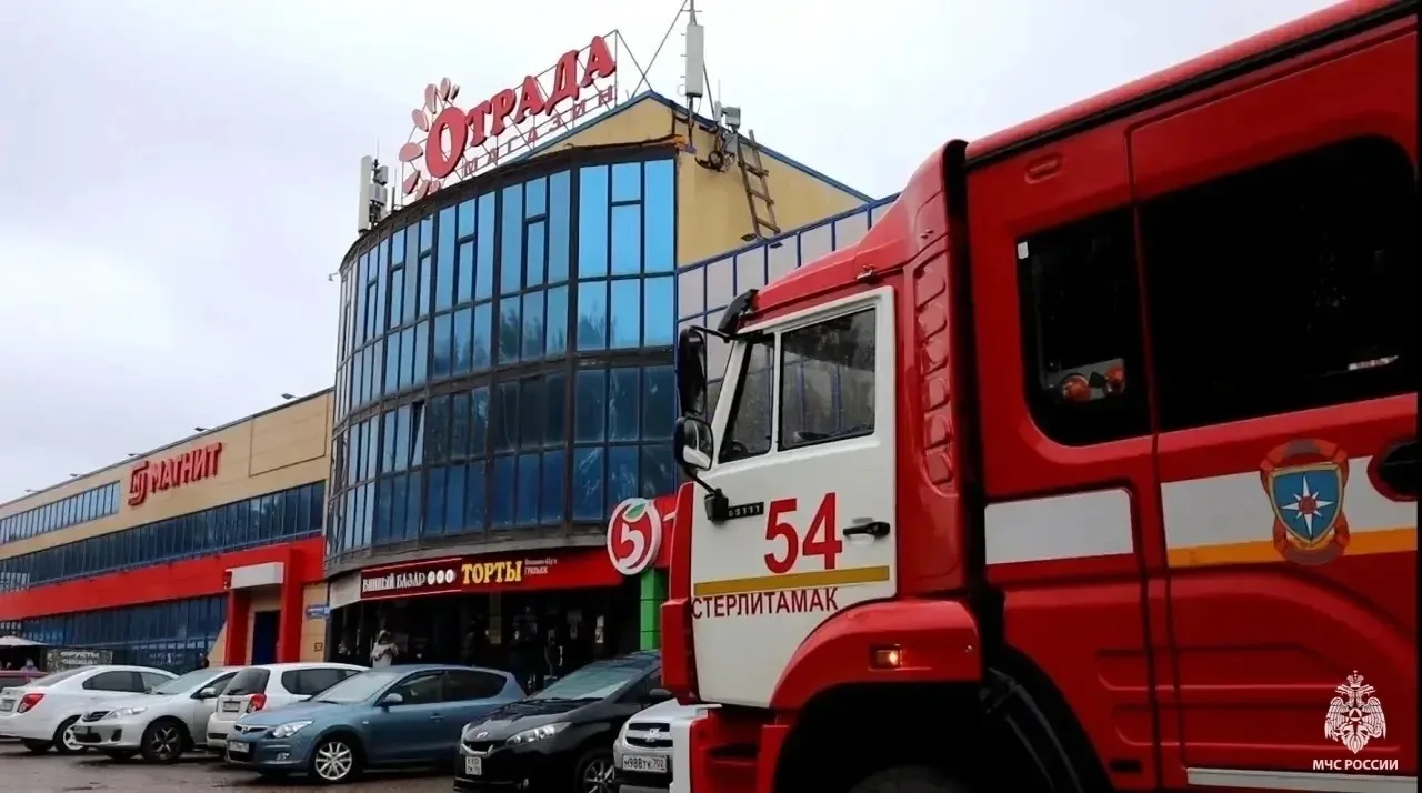 В селе Новая Отрадовка Стерлитамакского района в одном из магазинов сотрудники 14 пожар...