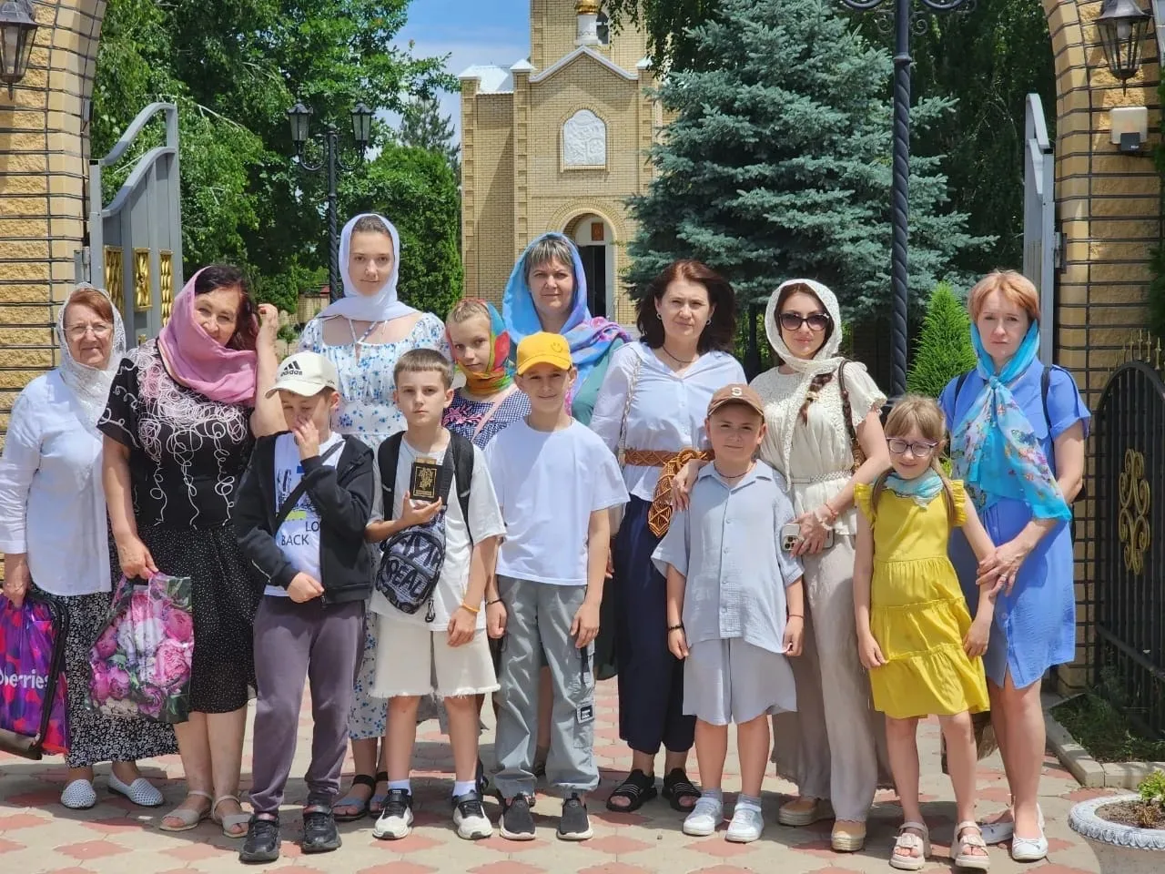 В воскресный день состоялась коллективная паломническая поездка  воспитанников летнего ...