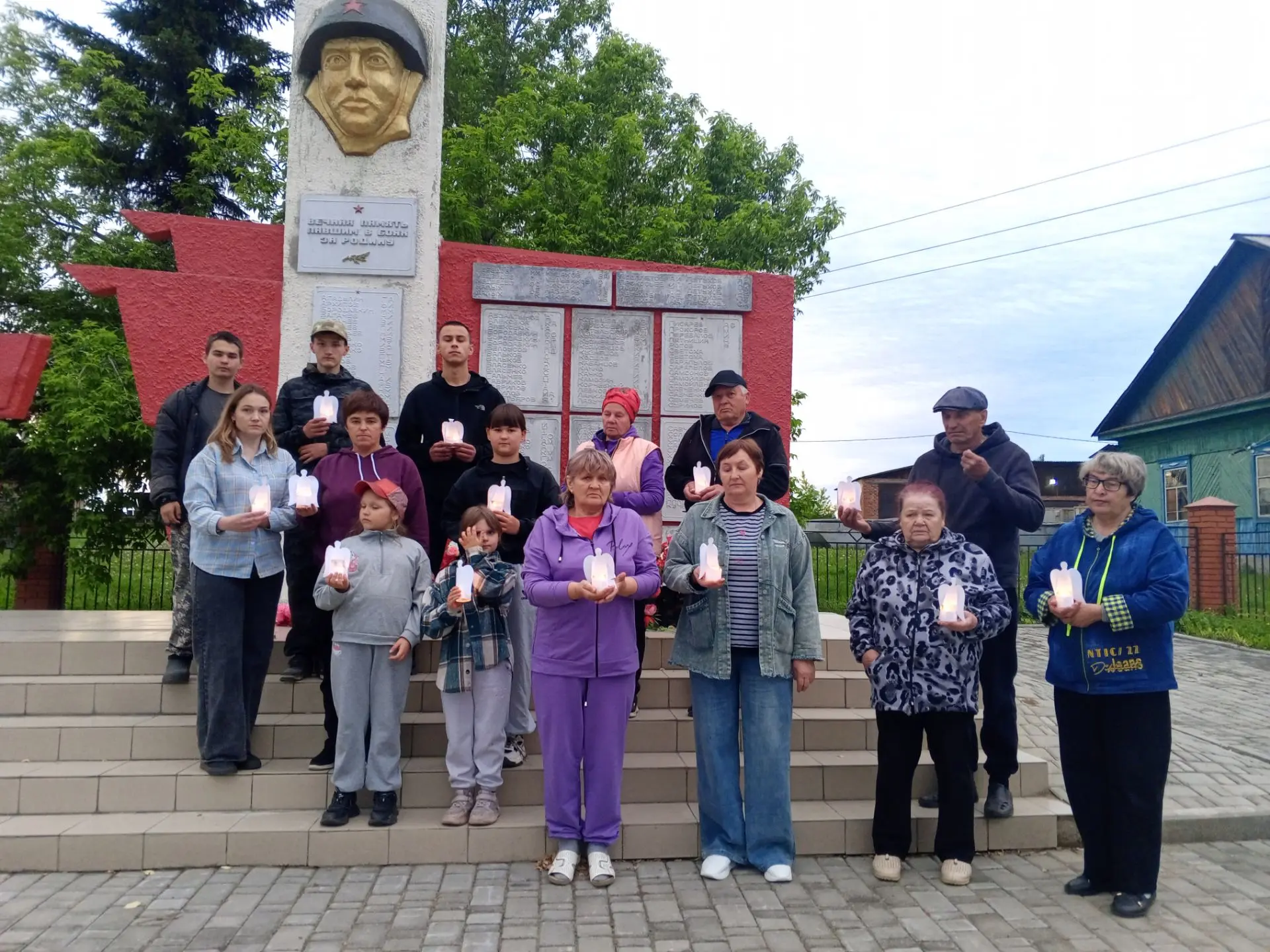 🕯️В День памяти и скорби в селе Мойган прошла Всероссийская акция «Свеча памяти».