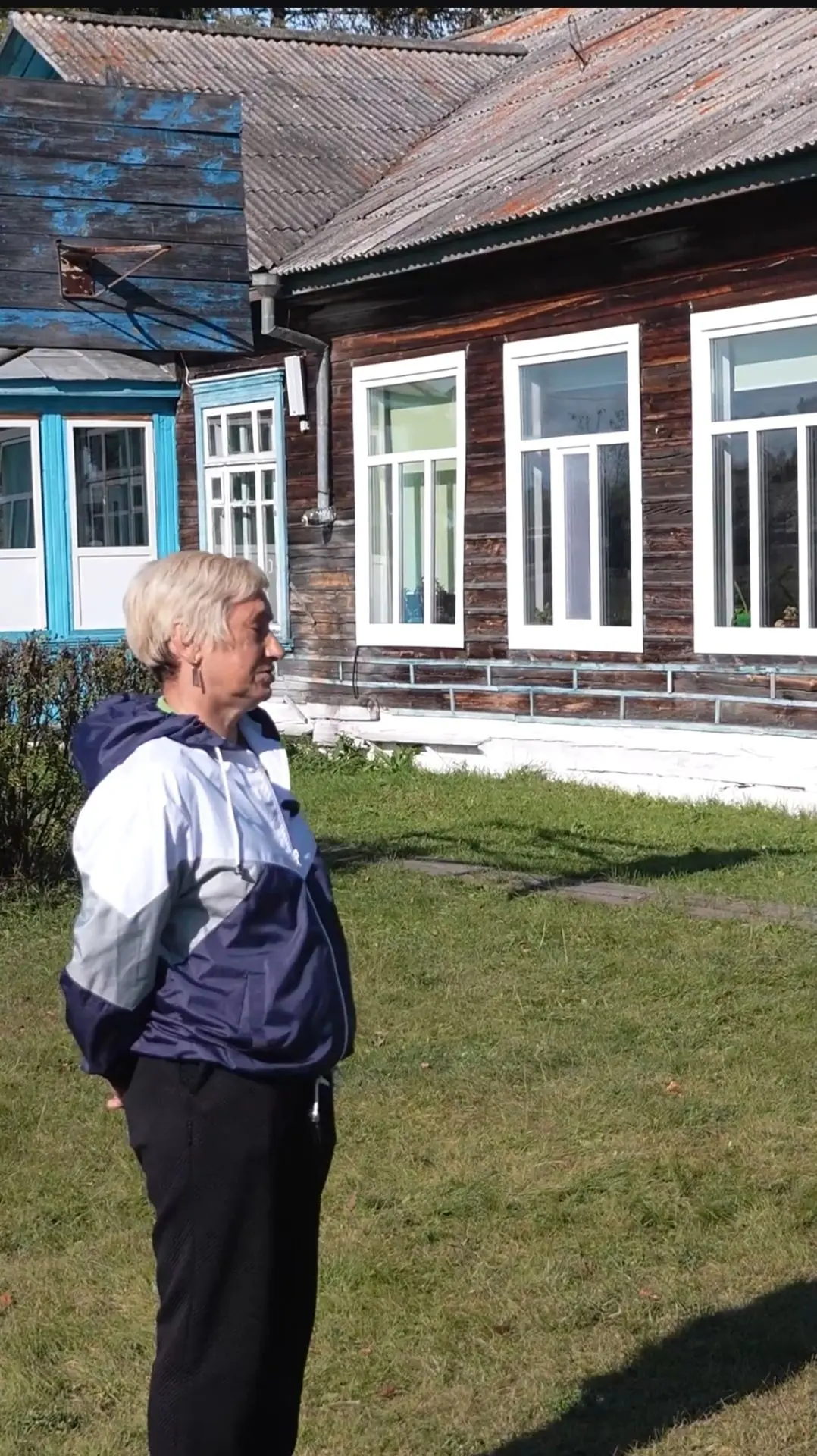 ""Ходим у свою школу, а учителя учат бесплатно"
