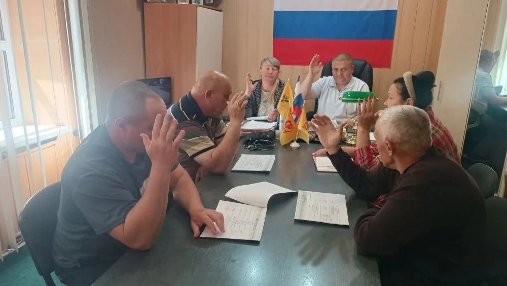 В Голопристанском округе состоялось Общее собрание местного отделения партии по вопросу...