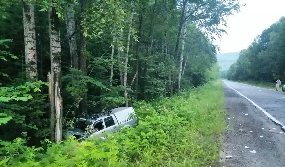 Два подростка пострадали в ДТП с деревом