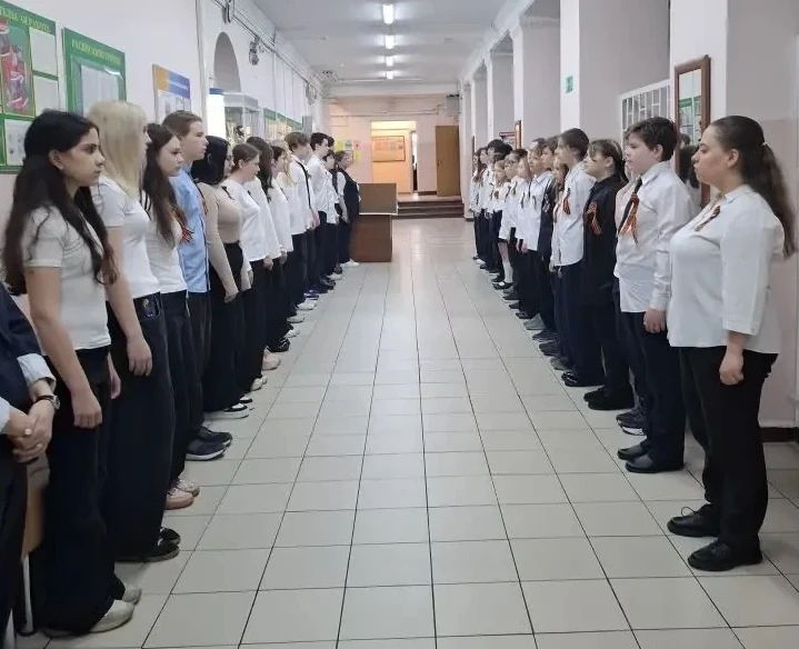 🎗️ Радиолинейки ко Дню Победы  Сегодня во всех школьных корпусах прошли радиолинейки, посвящённые Дн
