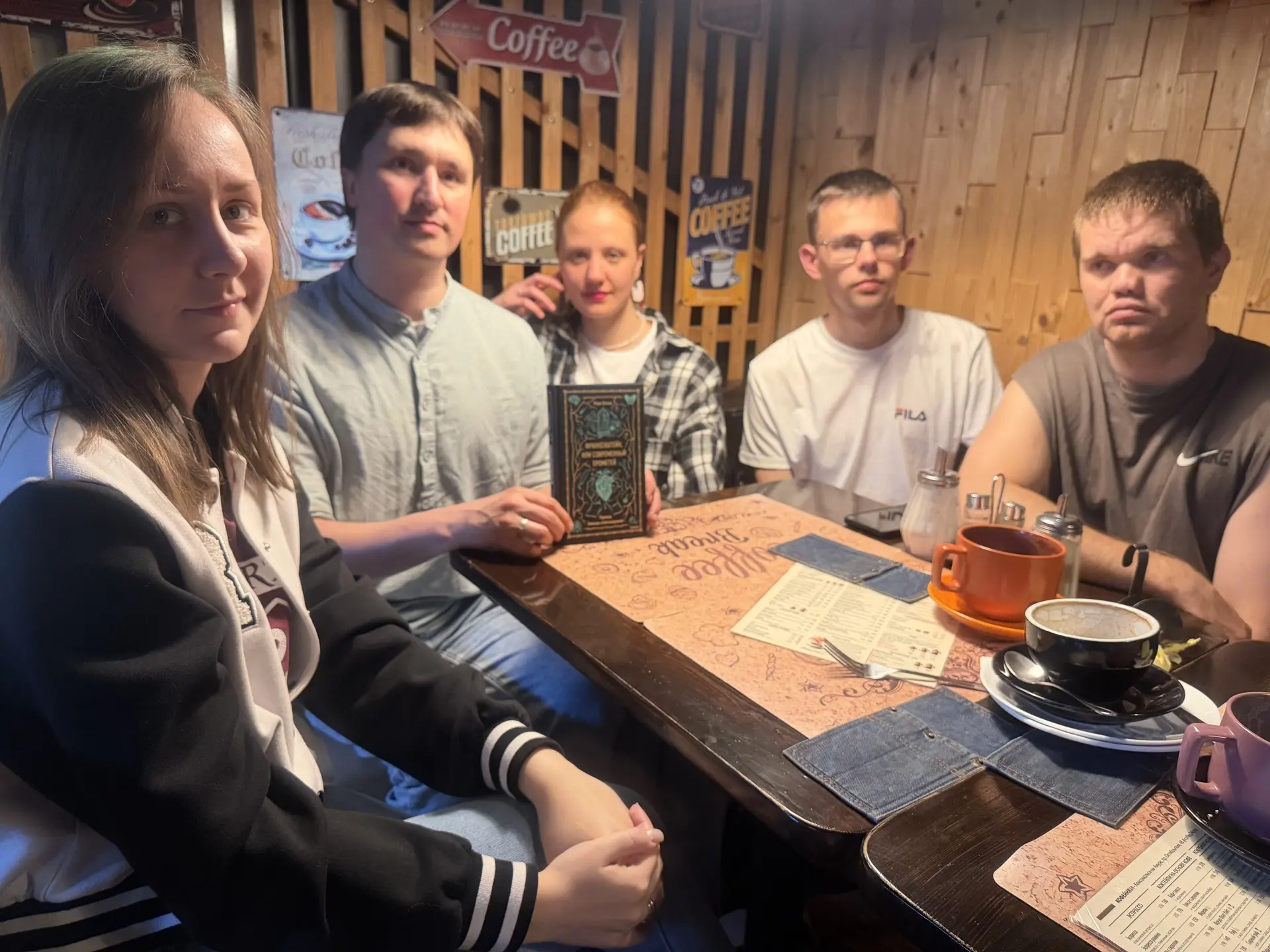 30 июня снова встретились в  книжном клубе «Либрум» ☕️