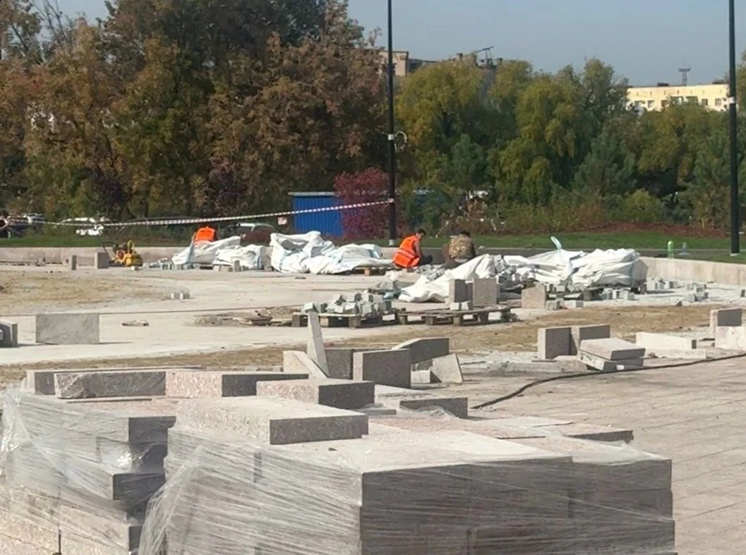 🚧 На улице Лермонтова обновят тротуары и дорогу.