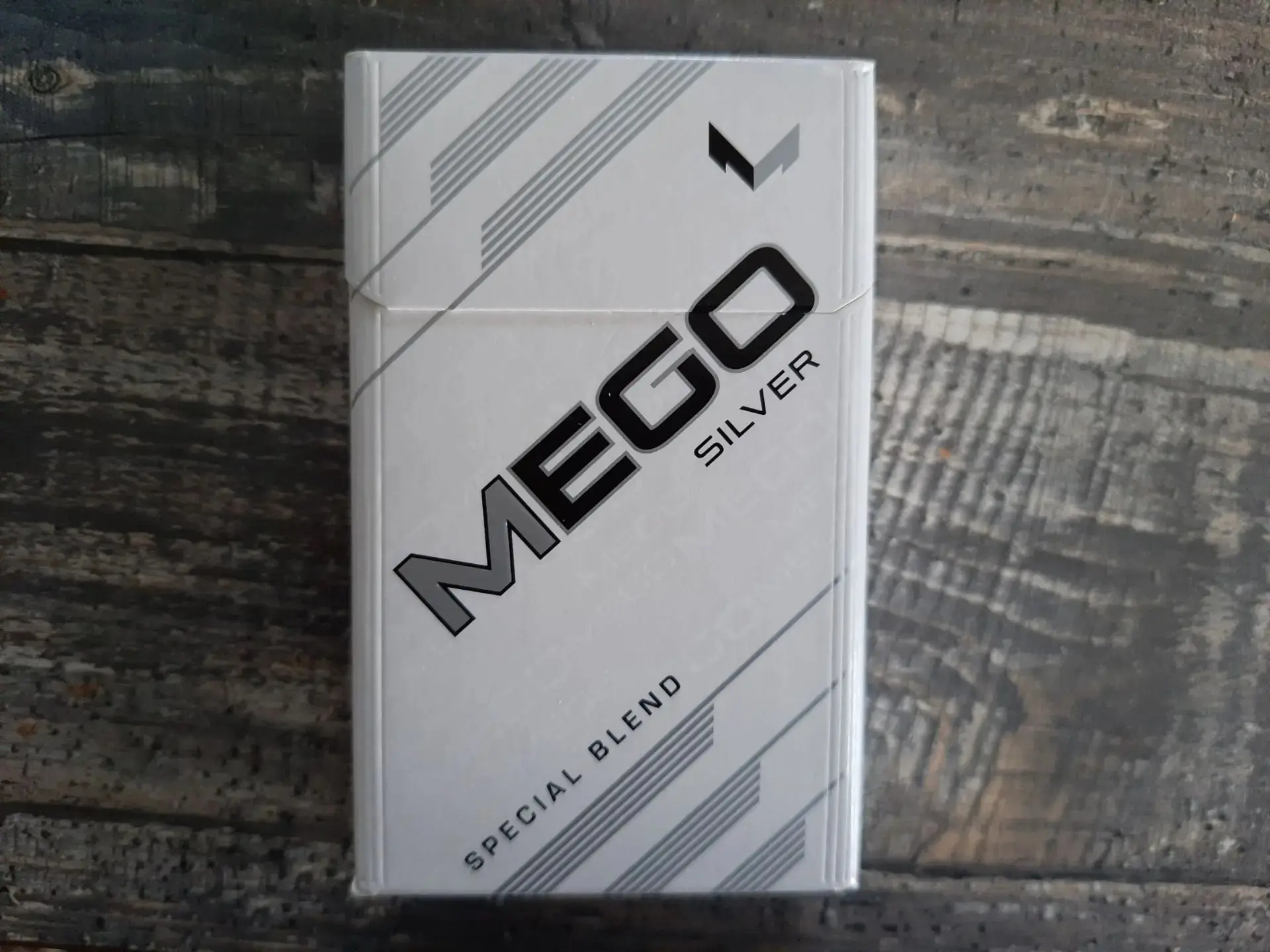 🛑  Mego – малоизвестный локальный табачный бренд

Наряду с мировыми брендами существует немало лока