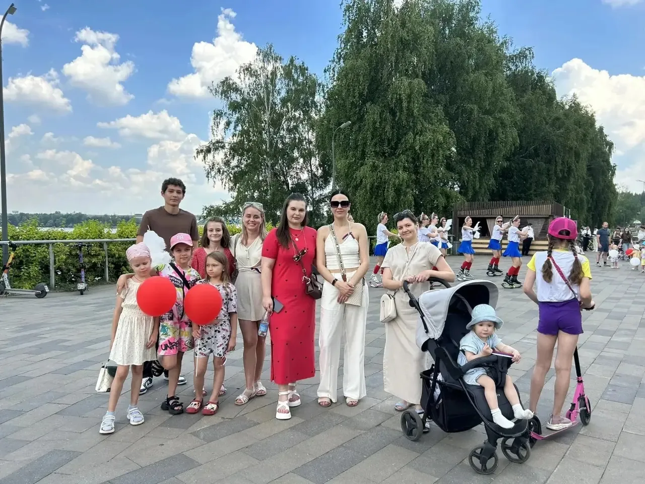 🎉 День России в Долгопрудном: праздник, который объединил всех! 

Сегодня в центральном парке «Новы