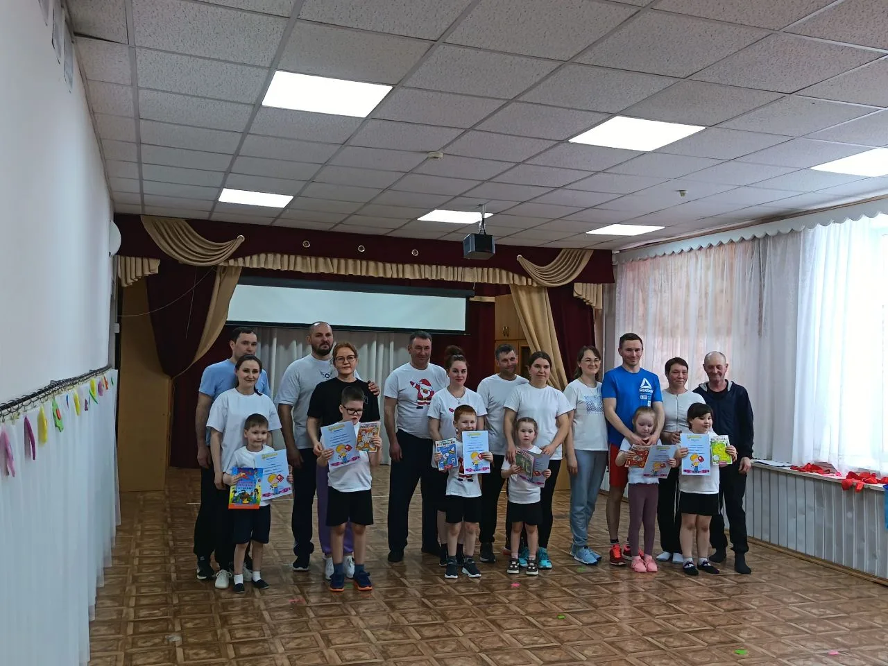 📌 В нашем ДОУ состоялся традиционный спортивный семейный праздник «Папа, мама, я — спо...