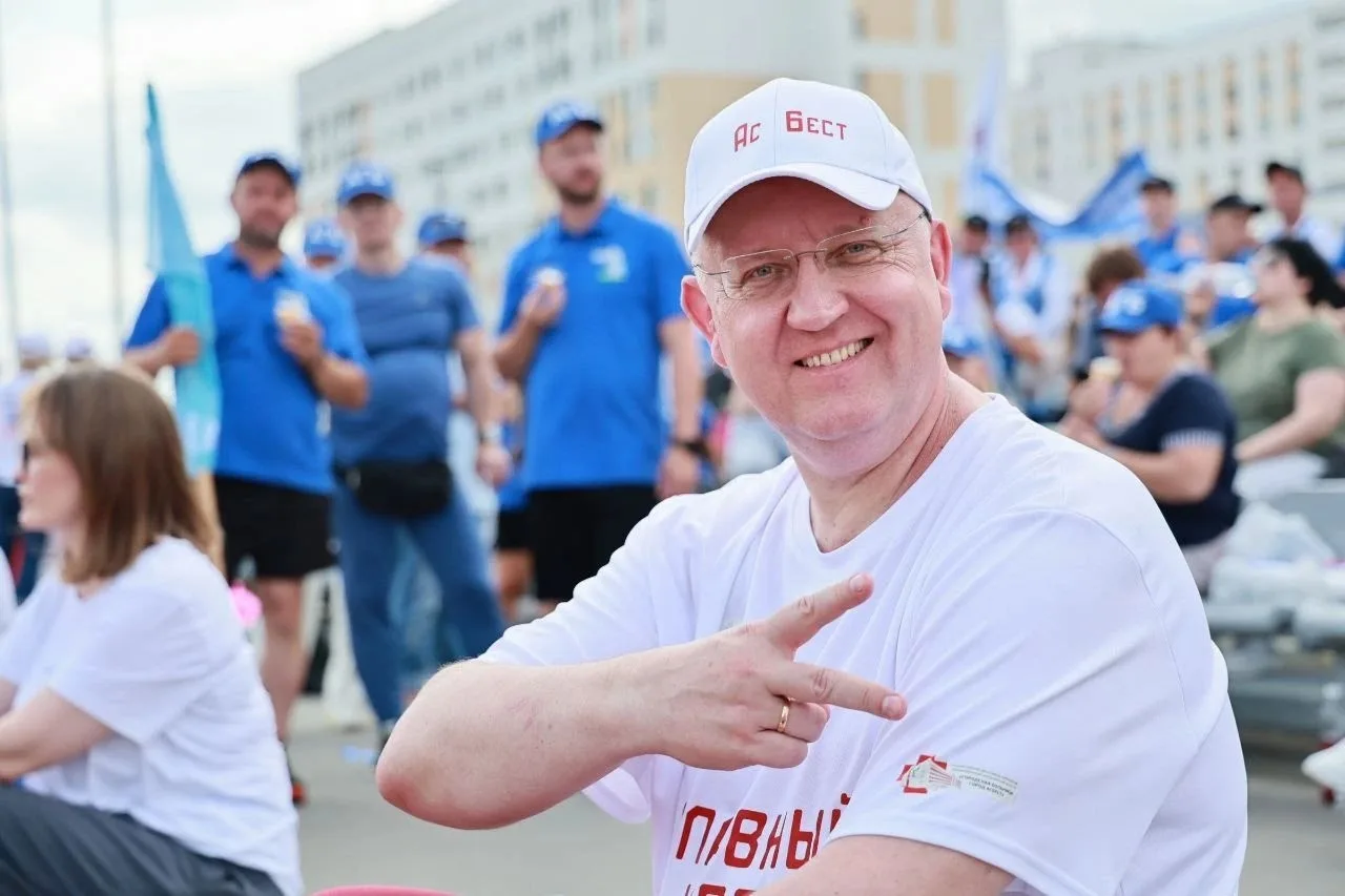 🎉 23 сентября свой юбилей отмечает главный врач городской больницы Асбеста Игорь Браги...