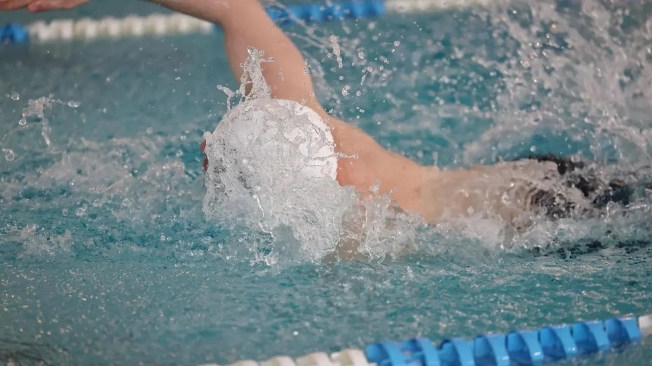 🏊‍♂ Ямальский параспортсмен завоевал бронзу чемпионата России по плаванию  Богдан Пасось из Ноябрьск