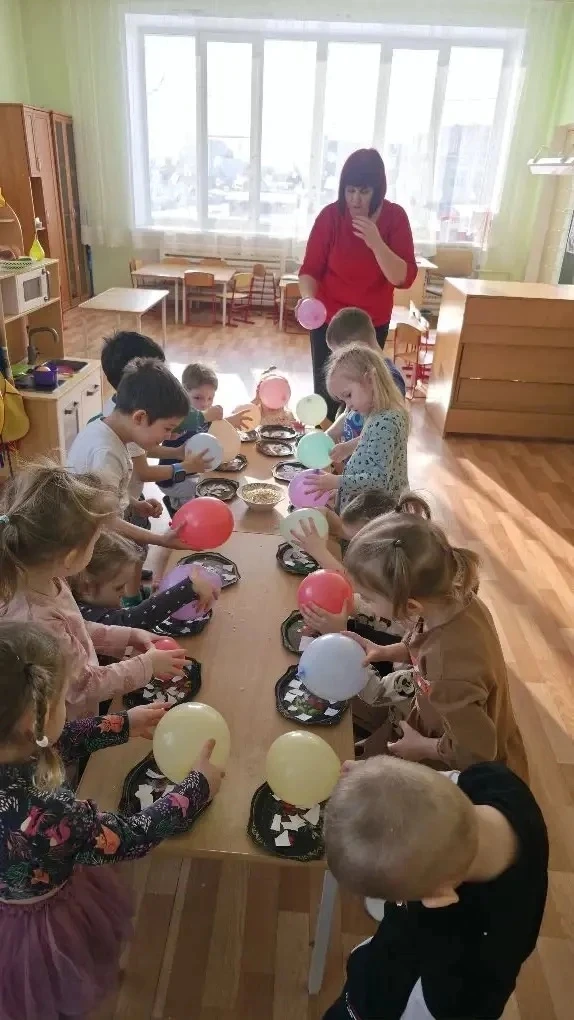 Гузель Харисовна провела увлекательное занятие, на котором познакомила детей с явлением...