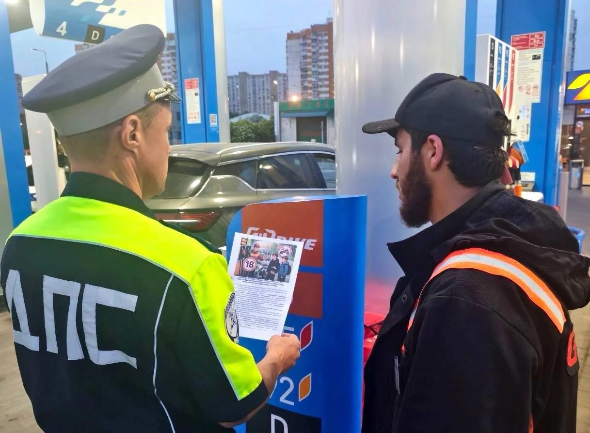 🚓 В Красногорске начали проверять соблюдение запрета на продажу топлива несовершеннолетним.

Сотруд