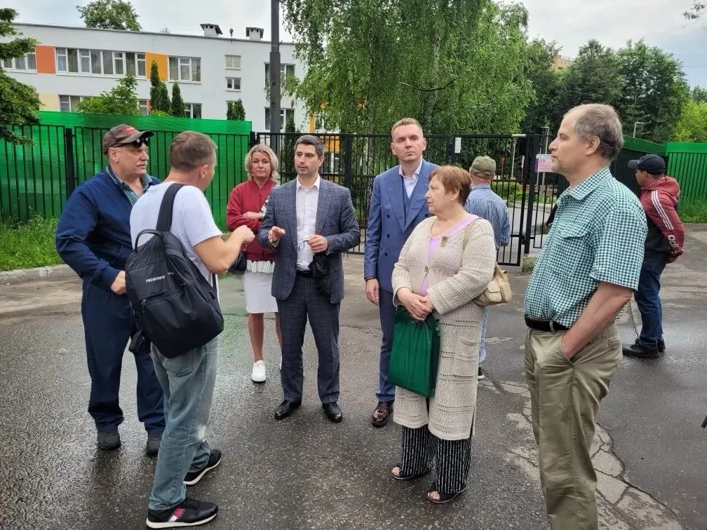 Сегодня глава управы Роберто Леонов провел еженедельный обход территории.