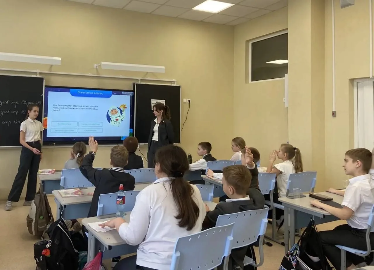 Орлята России покоряют космос 🚀   🌟 Вся неделя у наших зажигательных наставников и их классах-орлята