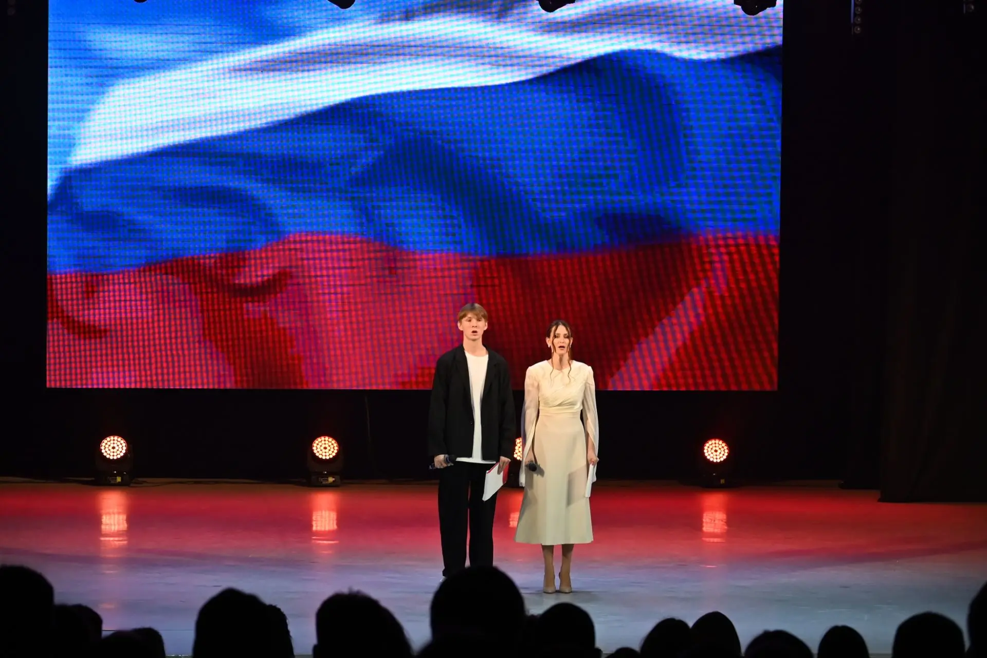 Вчера в ОДНТ прошёл долгожданный выпускной! 🎓✨

Наши студенты колледжа получили заветные дипломы о 