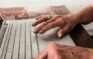 Пенсионерка из Киселевска больше года переводила деньги «интернет-возлюбленному»

67-летняя жительни