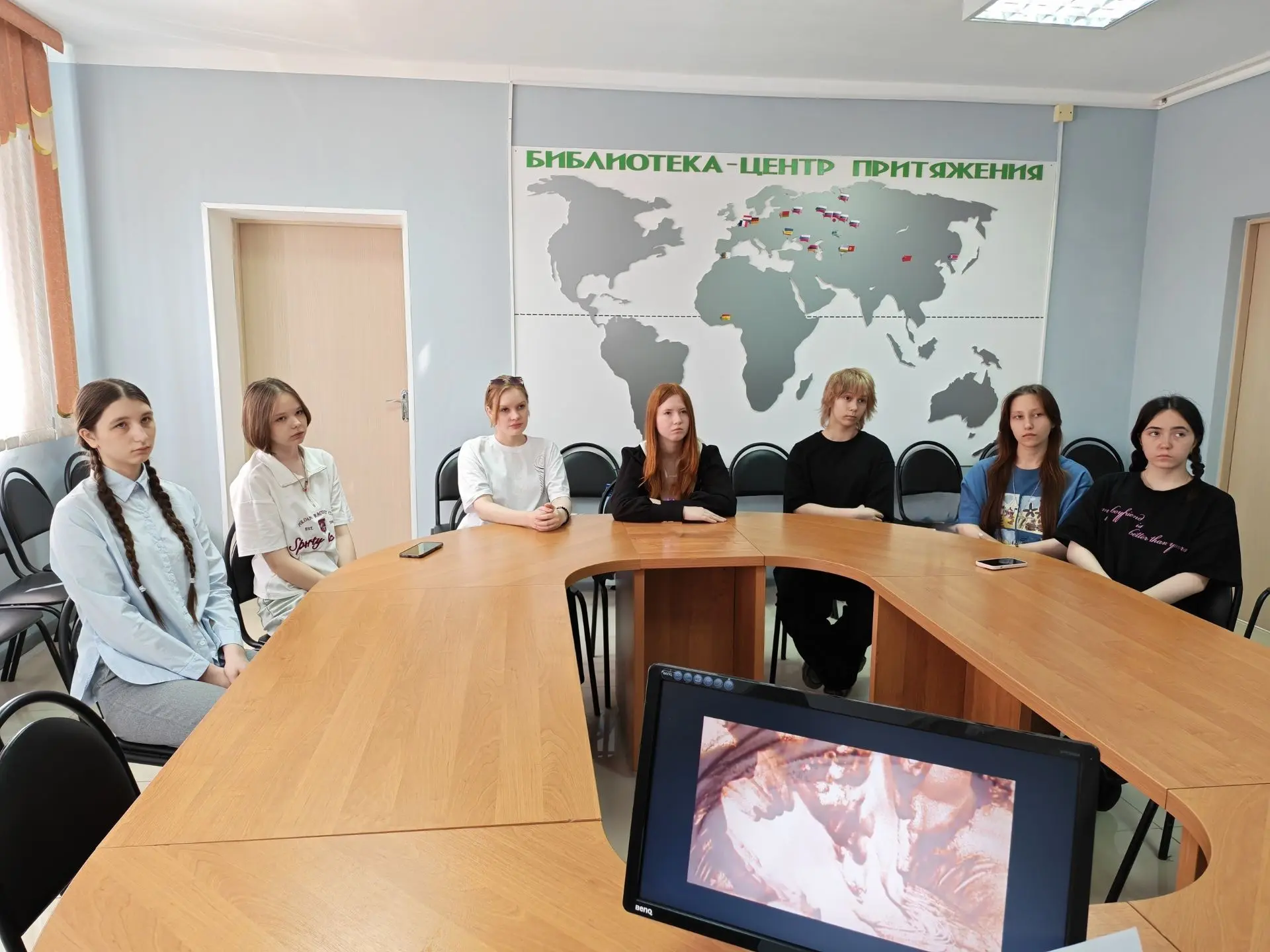 В Центральной библиотеке прошло мероприятие «Строки, рождённые в бою» — дань памяти вое...