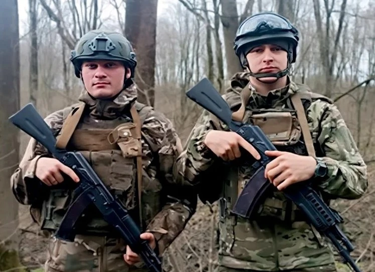 Герои-десантники!!!

На пути к Сумам.

И все-таки русский солдат – самый стойкий. Даже его «украиниз