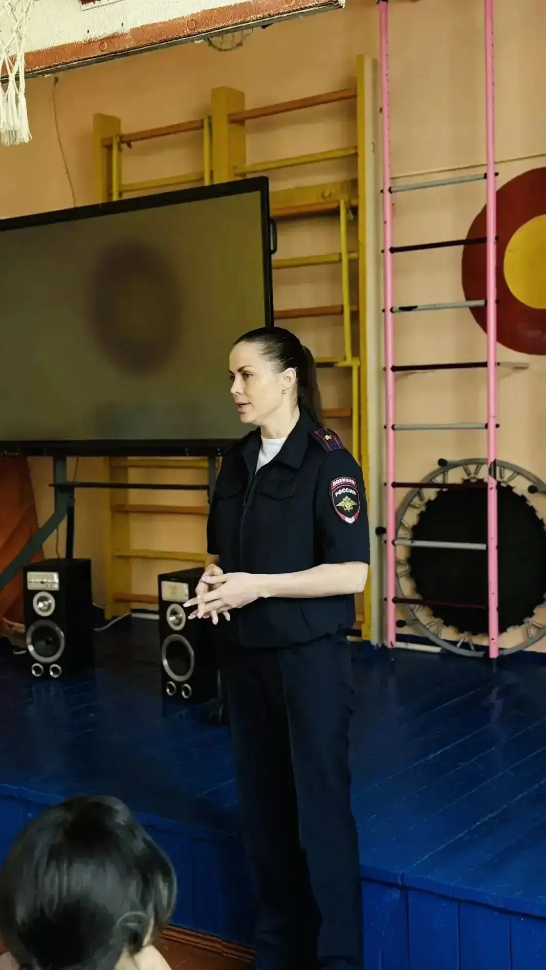 👮🏼«Время независимых»: сотрудники полиции проводят антинаркотическую акцию со школьниками Биробидж