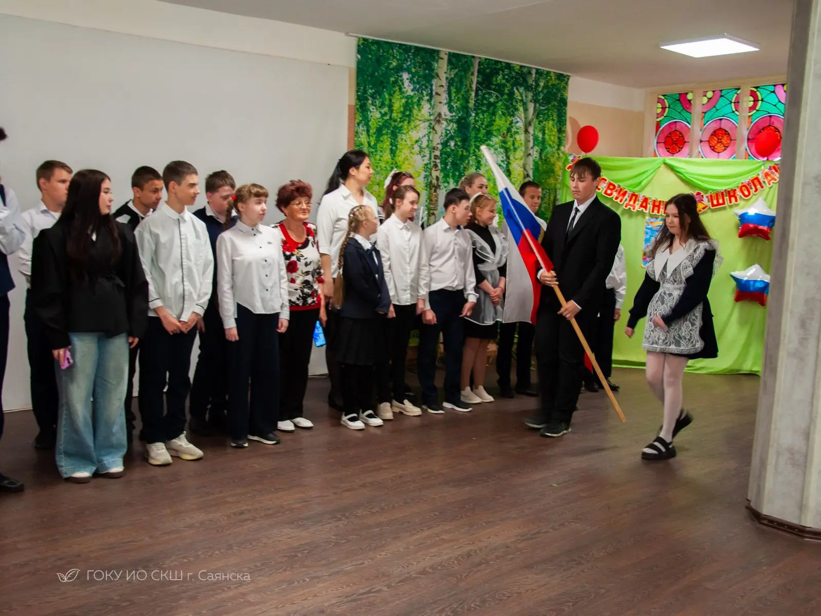 💚 Торжественная линейка, посвящённая окончанию 2025-2026 учебного года, прошла в нашей школе

26 ма